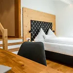 Haus Alpspitzchalet 32 Tatil Evi Garmisch-Partenkirchen