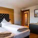 Tatil Evi Haus Alpspitzchalet 32 *