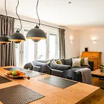 Tatil Evi Haus Alpspitzchalet 32 Garmisch-Partenkirchen