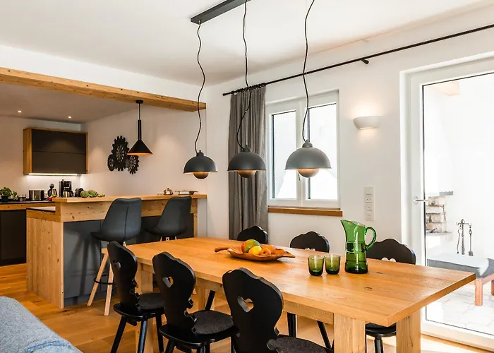 بيت للعطل Haus Alpspitzchalet 32 *